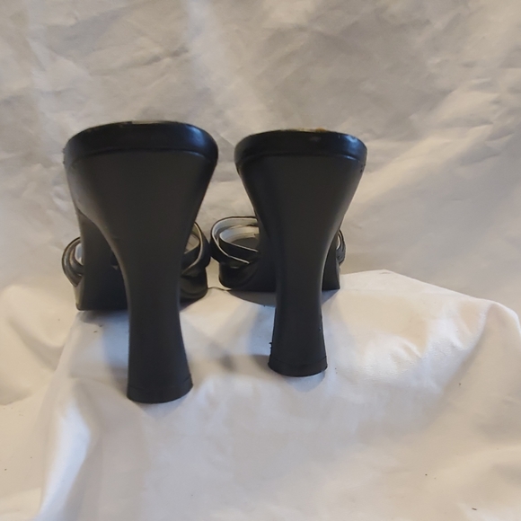 Heels. no Boundaries. 8.5 - Picture 4 of 5